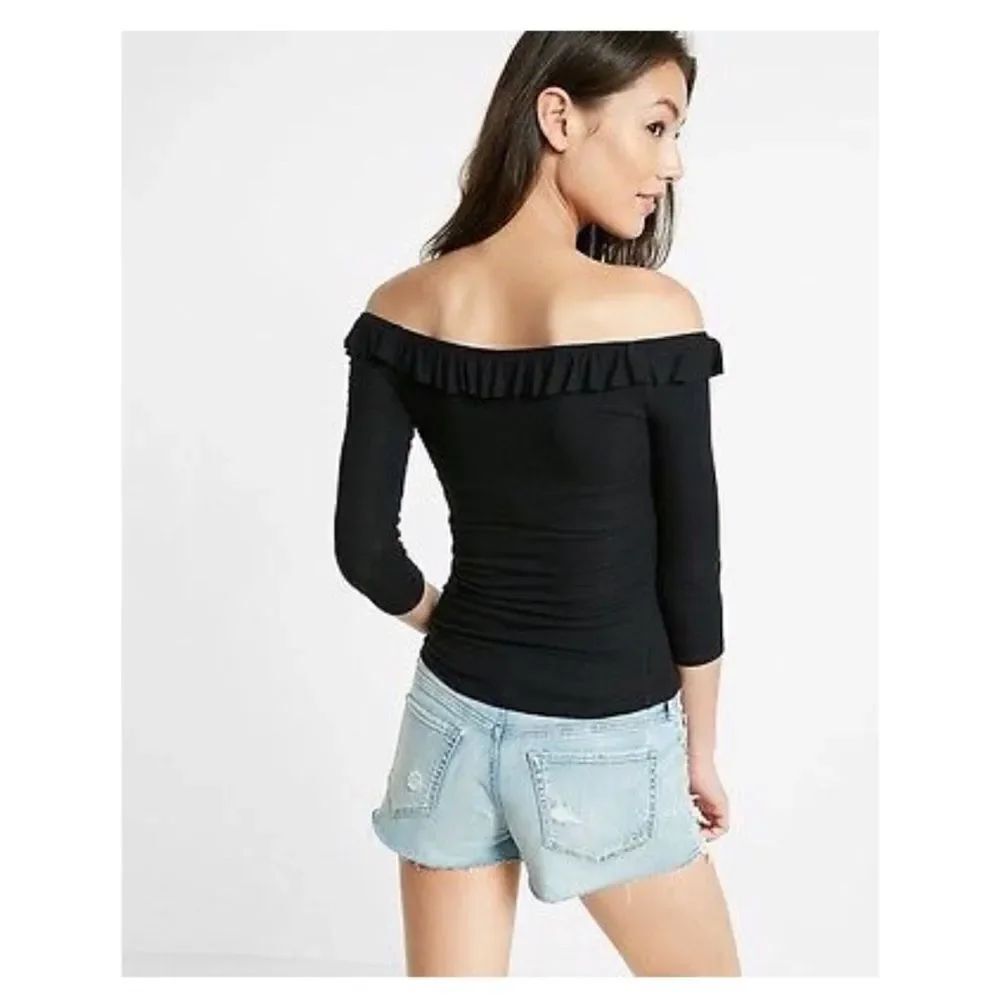 ✨ Keyhole Cut-Out Off The Shoulder Tee✨ - Picture 3 of 3